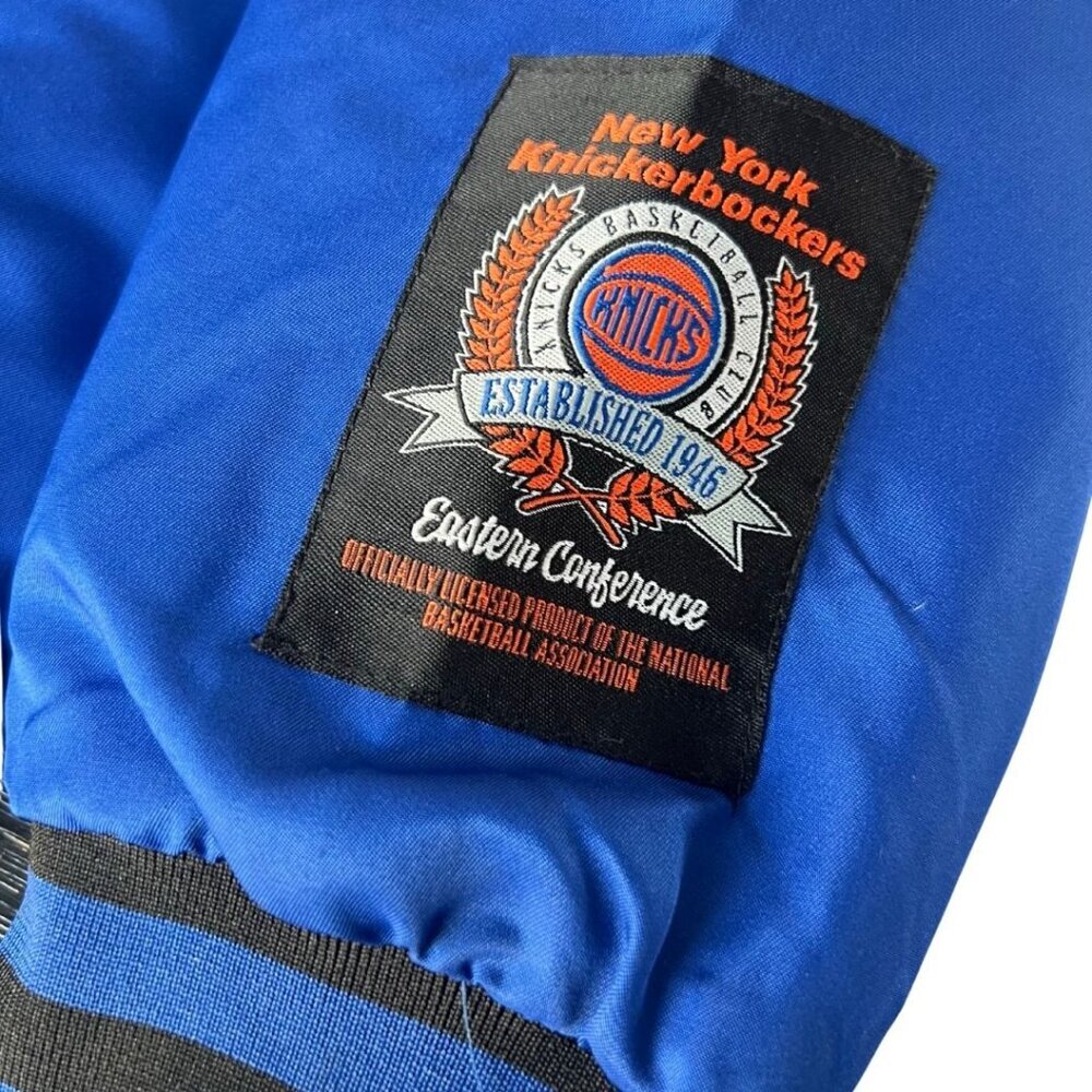 New York Knicks Satin Jacket - Iconic Blue Streetwear - Picture 5 of 7